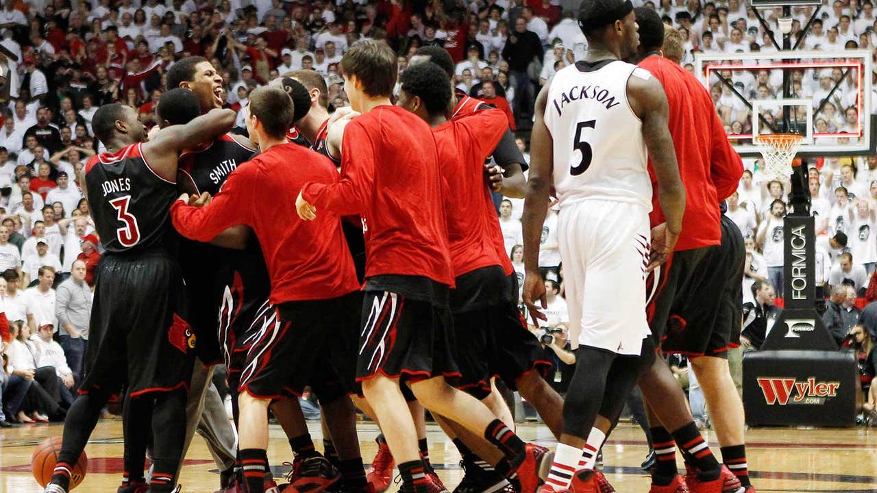 Smith's late-game heroics lift Louisville at No. 7 Cincinnati